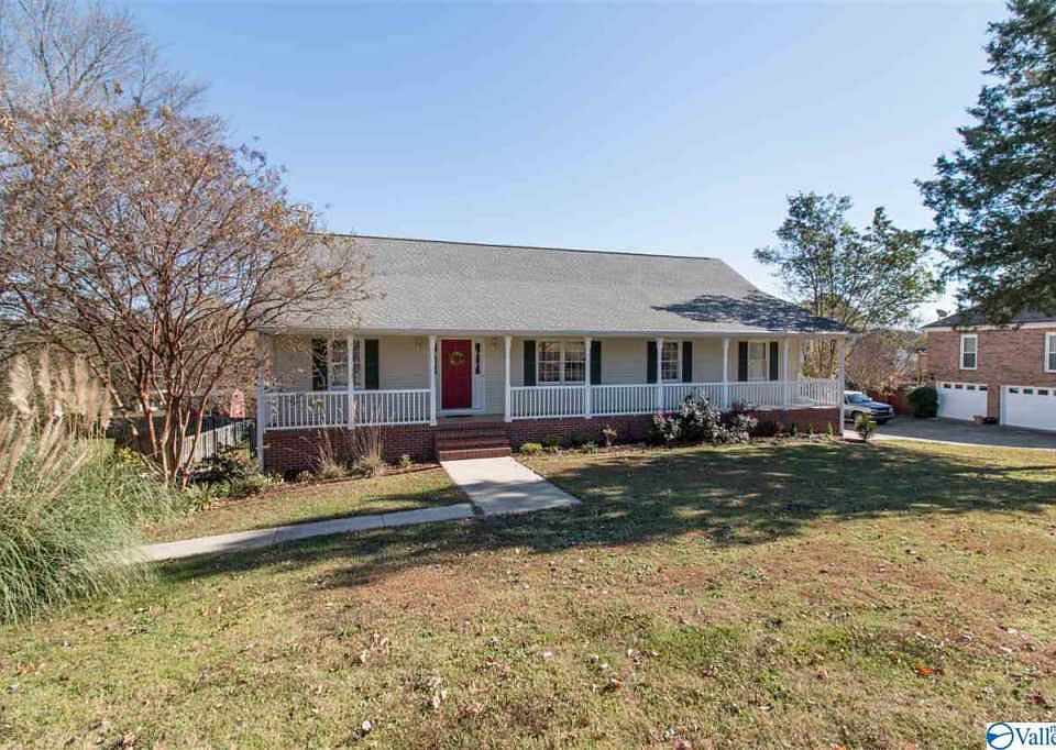 1st image of 111 Sterling Dr