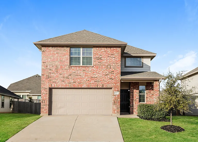 8312 Yaupon Holly Trl — Photo 1
