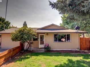 208 W 9th St, Newberg, OR 97132