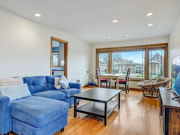 2nd image of 4844 N Nordica Ave