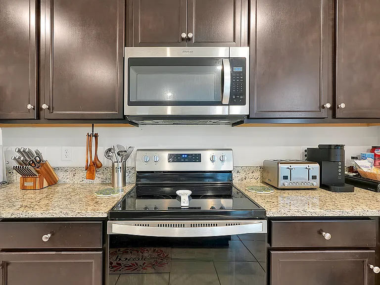 9673 Black Walnut Dr — Photo 52