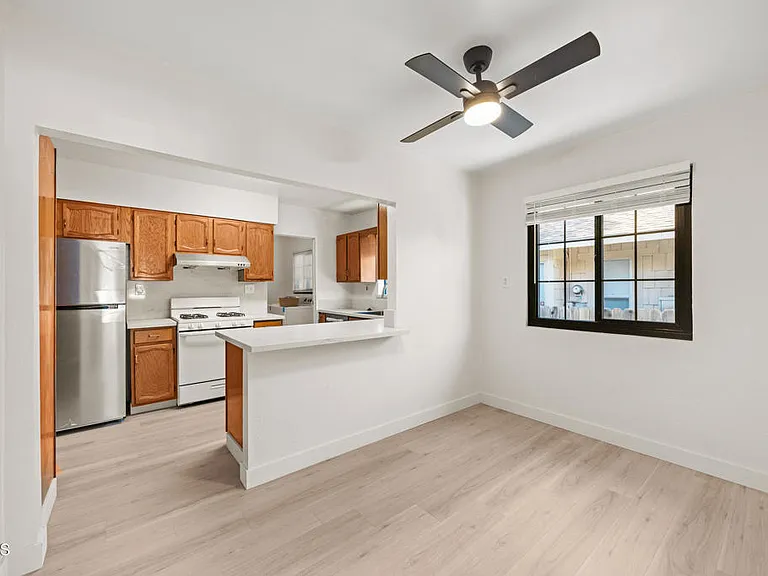 50 S Parkwood Ave — Photo 10