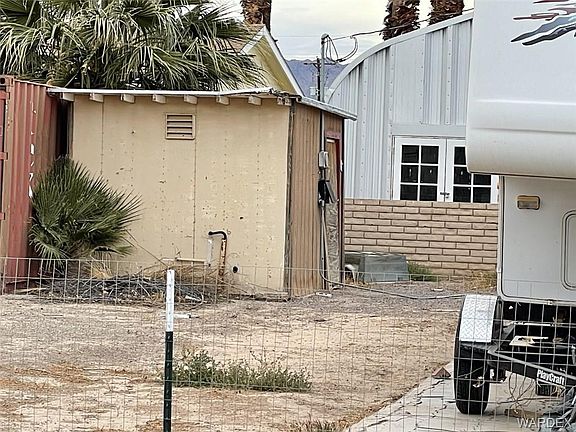 5th image of 573 E King Way