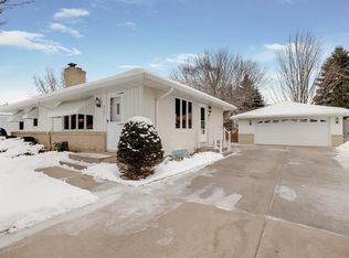 8587 Greystone Ave S, Cottage Grove, MN 55016