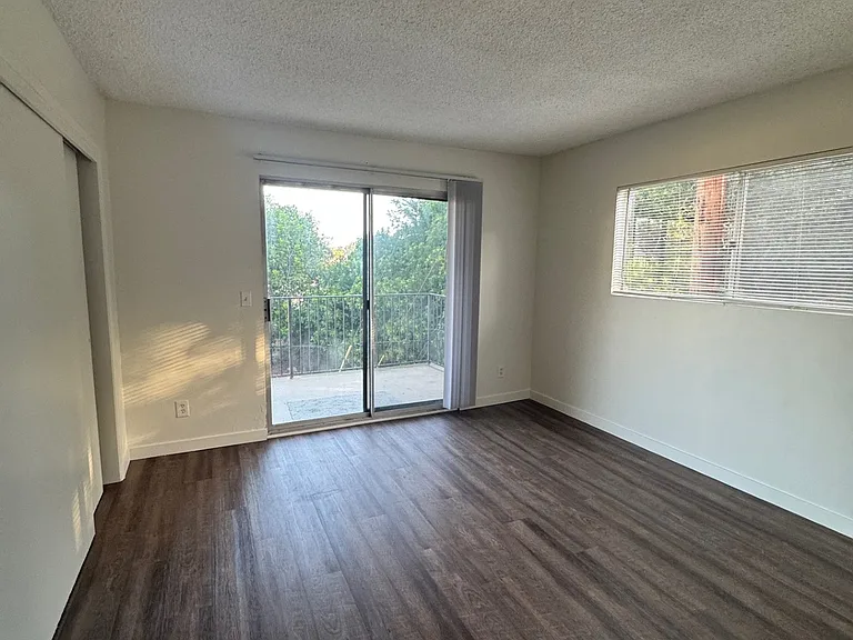 151 Vera Cir #151 — Photo 10