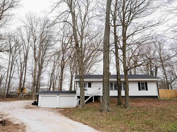448 Maple Leaf Rd, Bedford, IN 47421
