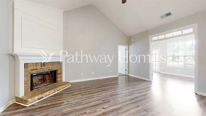 8401 Somerton Cir — Photo 3