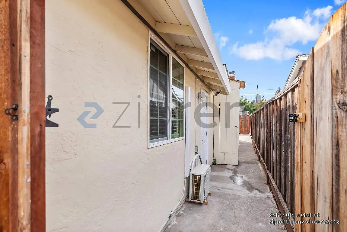 1 bed, 504 sqft, $1,999 — Photo 3