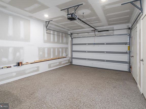 5th image of 3101 Riseview Ln