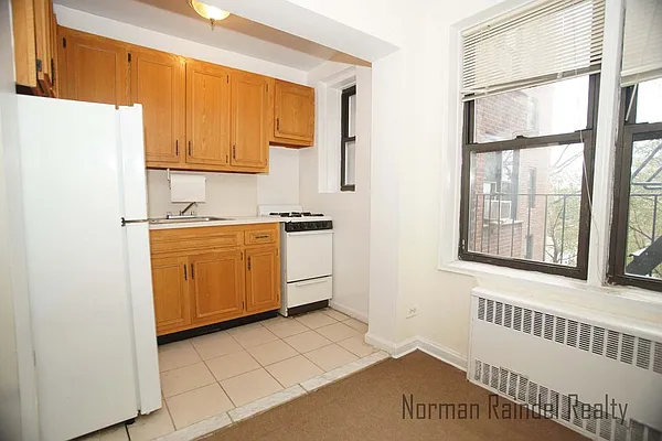 Rented by Norman Raindel, LREB | media 39