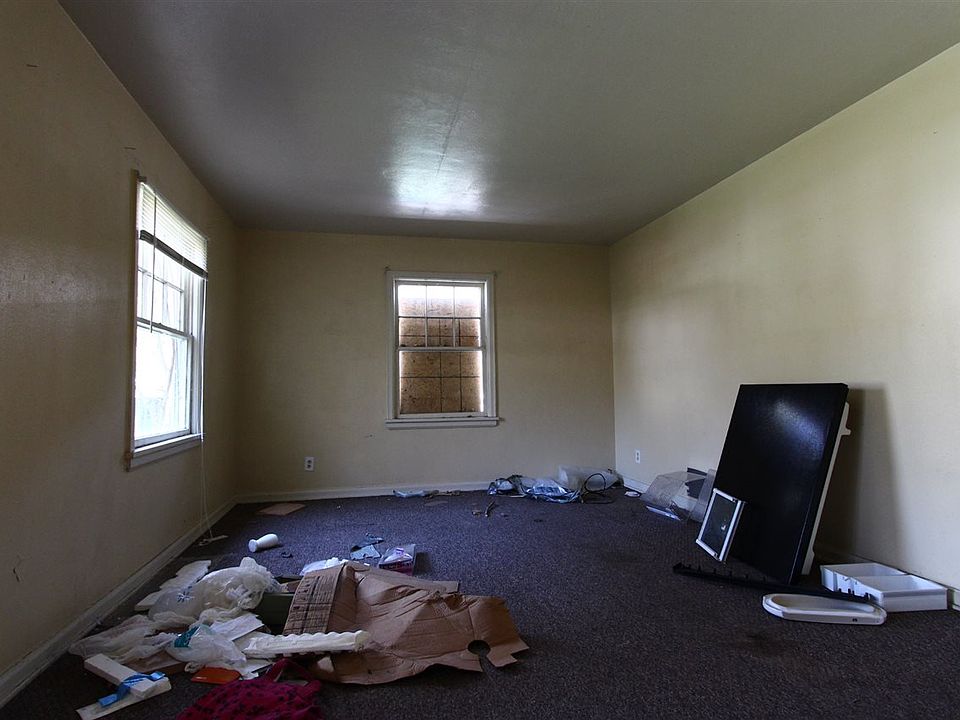 1st image of 1654 Huey St