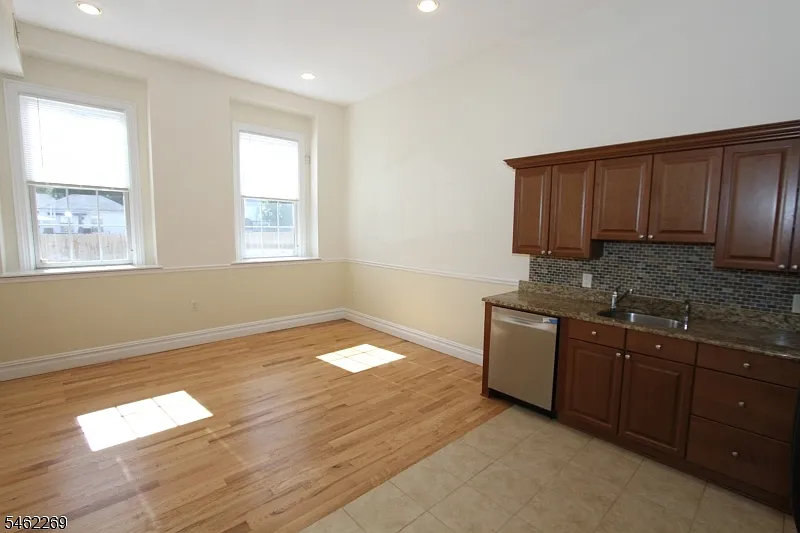 1 bed, 1.5 bath, $1,750 — Photo 4