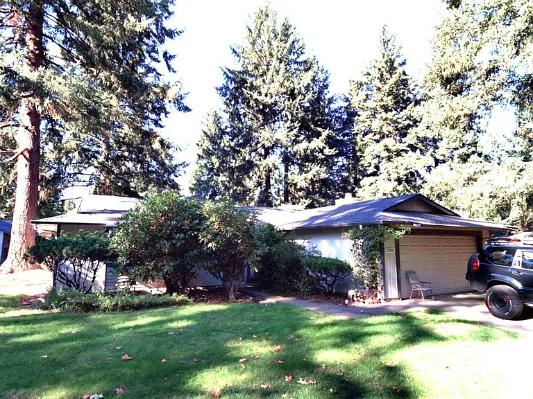 12516 NE 5th St — Photo 1