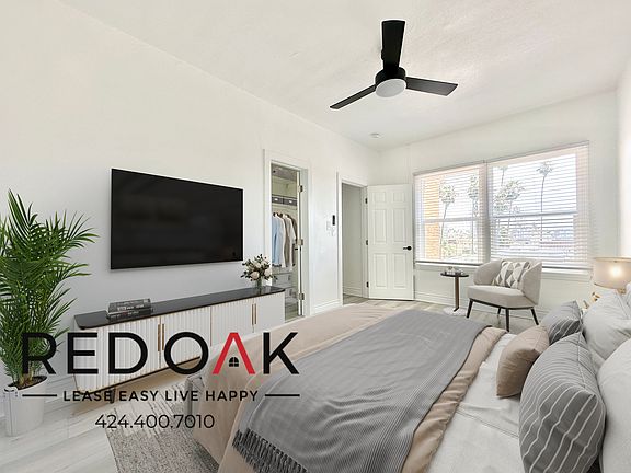 2nd image of 167 1/2 S Normandie Ave #100