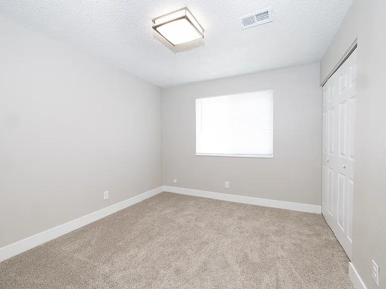 Parkview Apartments — Photo 7