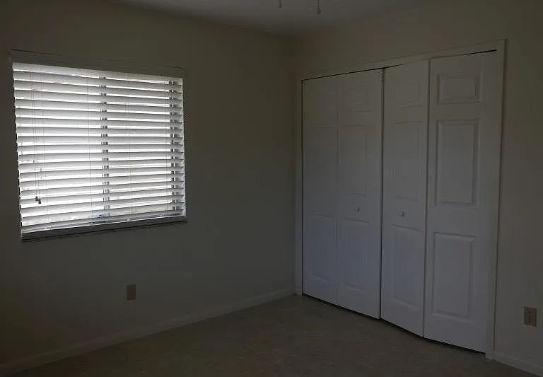 1641 Toledo Ave — Photo 9