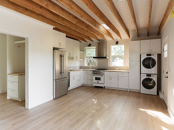 5th image of 2841 Los Feliz Dr #B