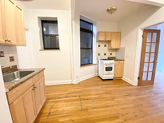 Rented by Warren T Real Estate Corp.