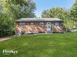 725 NW Devonshire Pl, Blue Springs, MO 64015