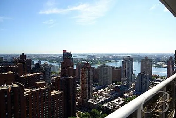 Rented by Citi Habitats | media 8