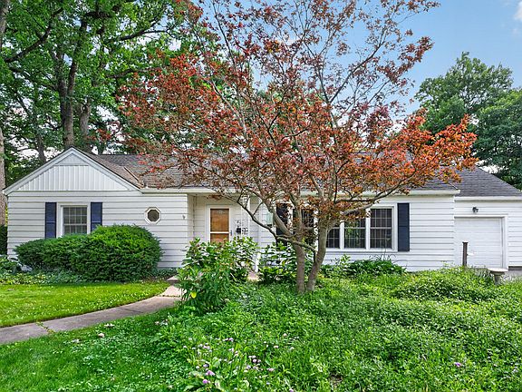 5th image of 809 Woodlawn Dr