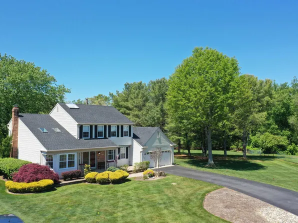 320 Kelly Dr, Galloway, NJ 08205