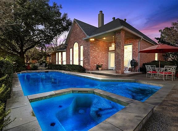 4th image of 1331 Barrington Dr