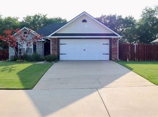 2922 Denver Ave, Springdale, AR 72764