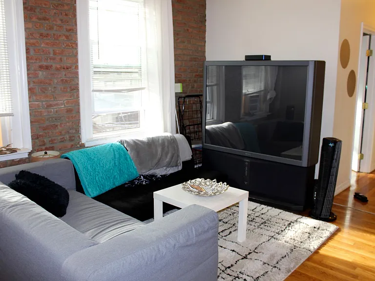 447 Park Dr #1R — Photo 4