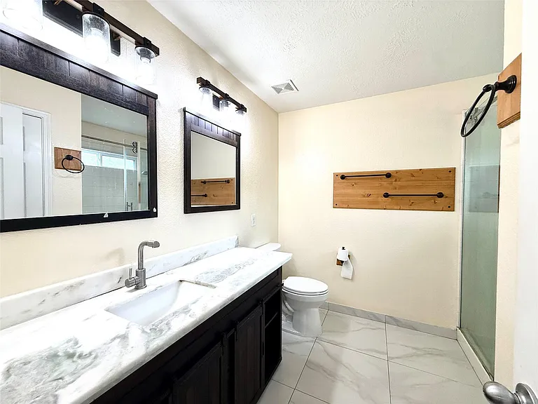 15906 Arapaho Bend Ln — Photo 12