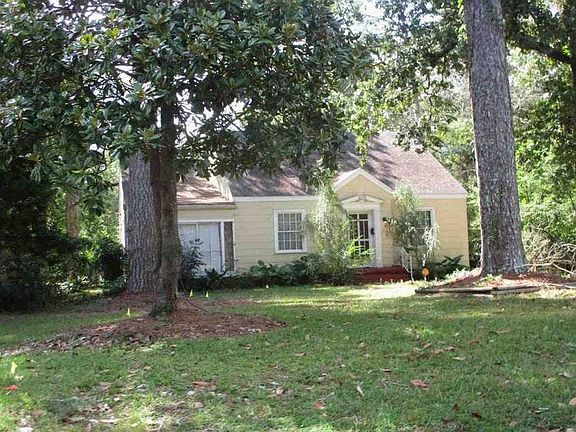 3rd image of 135 Cooper Rd
