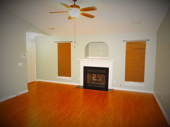 3rd image of 1207 Bradley Daniel Blvd