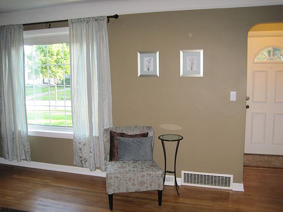 3rd image of 5112 Case Ave