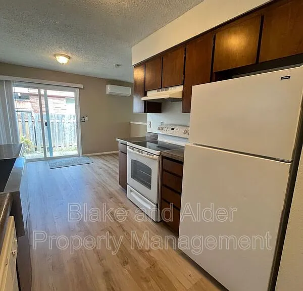 5531 SW Lombard Ave — Photo 11