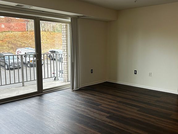 3rd image of 5213 Newton St APT 201