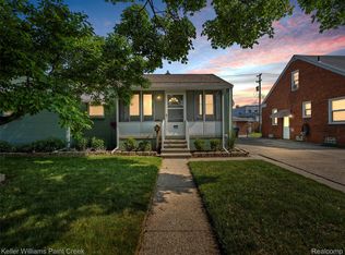 961 E Woodruff Ave, Hazel Park, MI 48030