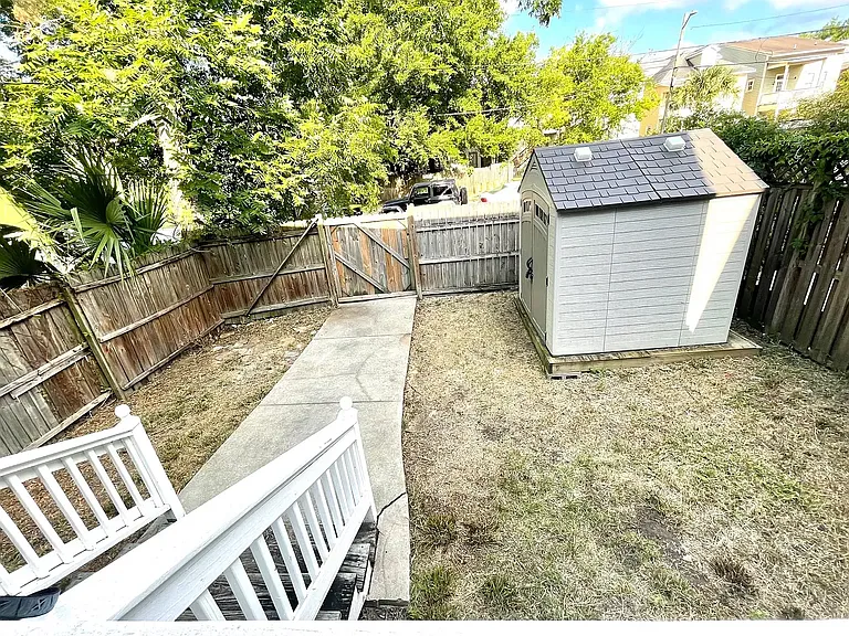 2206 Barnard St — Photo 18