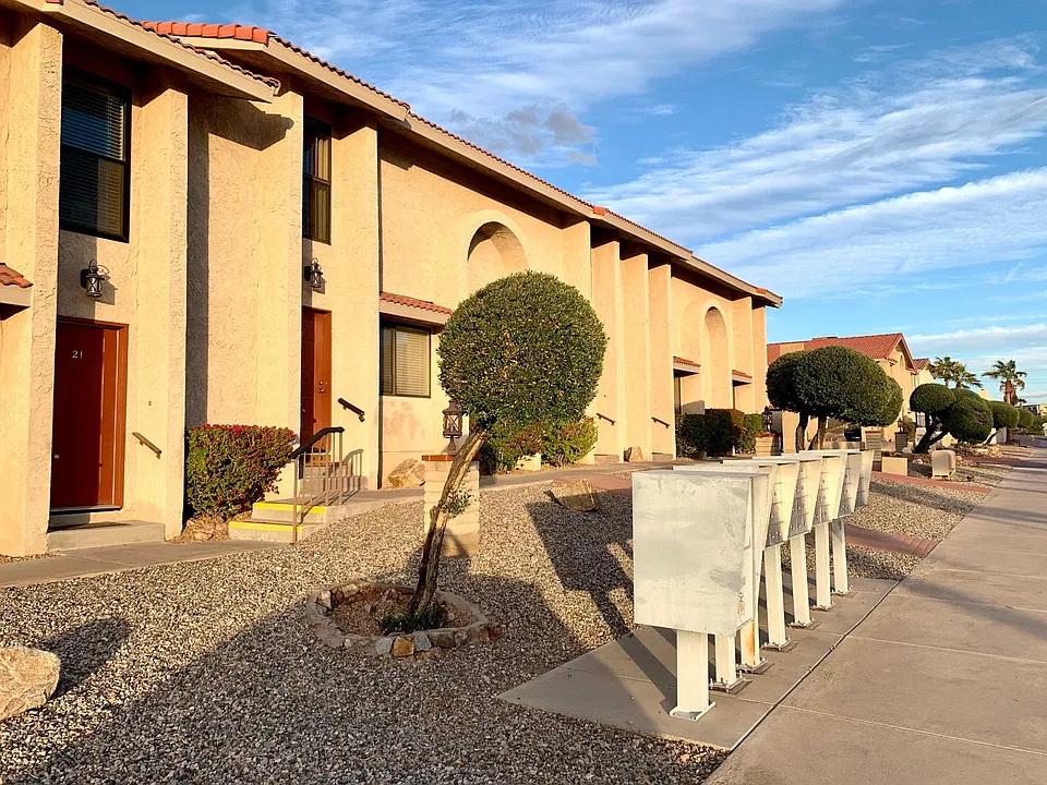 2085 Mesquite Ave