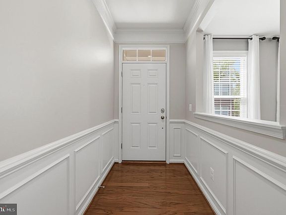 3rd image of 22631 Hawkbill Sq