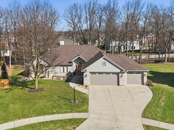 917 Lake Hill Ct, Fort Wayne, IN 46845