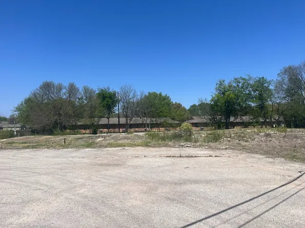 110 W Troupe St, Mabank, TX 75147