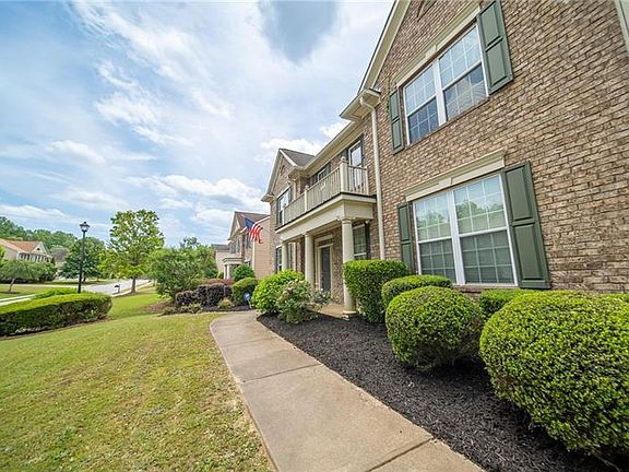 3rd image of 114 Westmont Way