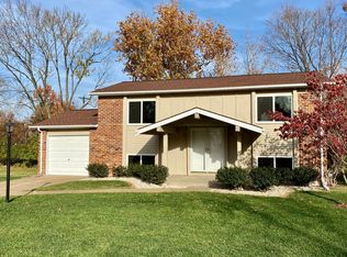12479 Roth Hill Dr, Maryland Heights, MO 63043