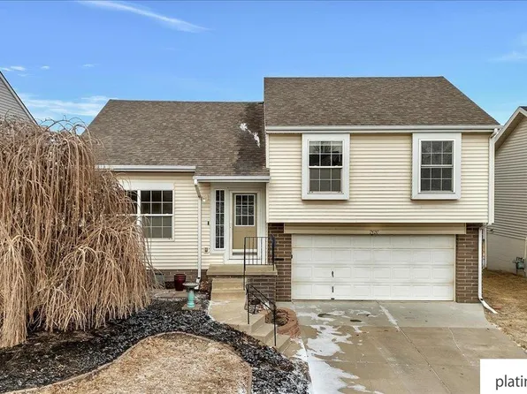 7820 Curtis Ave, Omaha, NE 68134