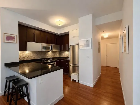 100 Jay Street image 1 of 19