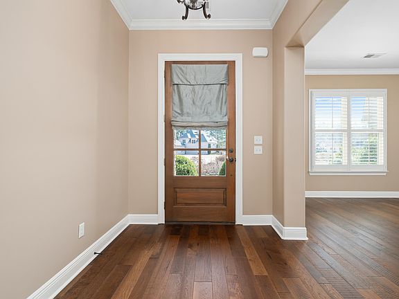 3rd image of 25 Riversedge Cv N