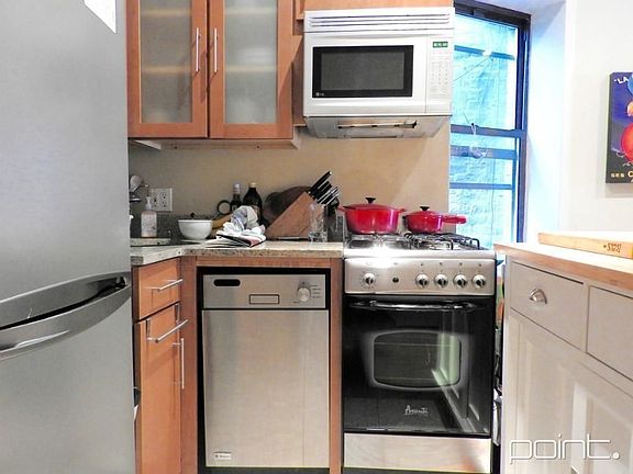 4th image of 236 W 16th St #3H