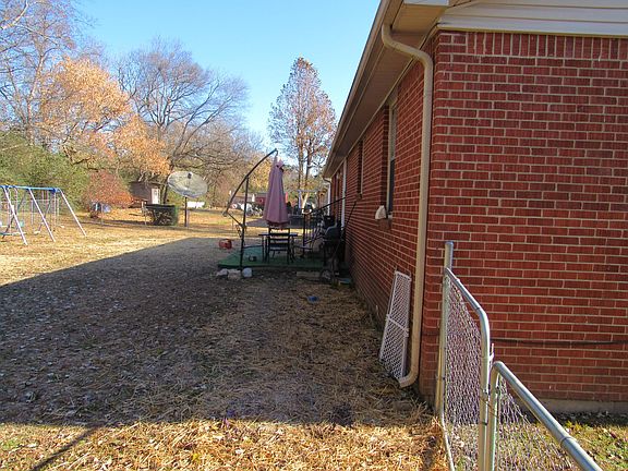 2nd image of 1333 Meadowbrook Dr
