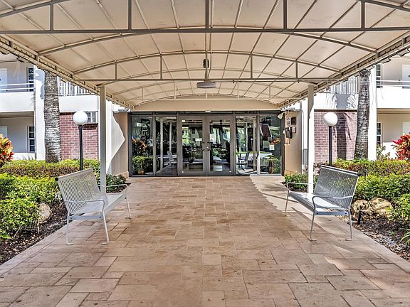 3rd image of 545 Oaks Lane #505