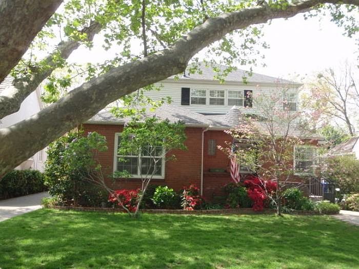 1st image of 2772 Land Park Dr